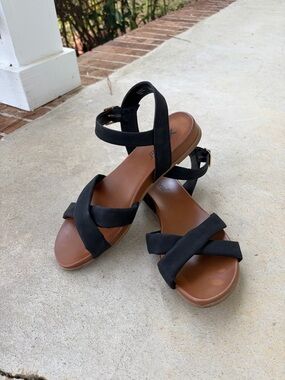 Xappeal Black Crisscross Ankle-Strap Sandals